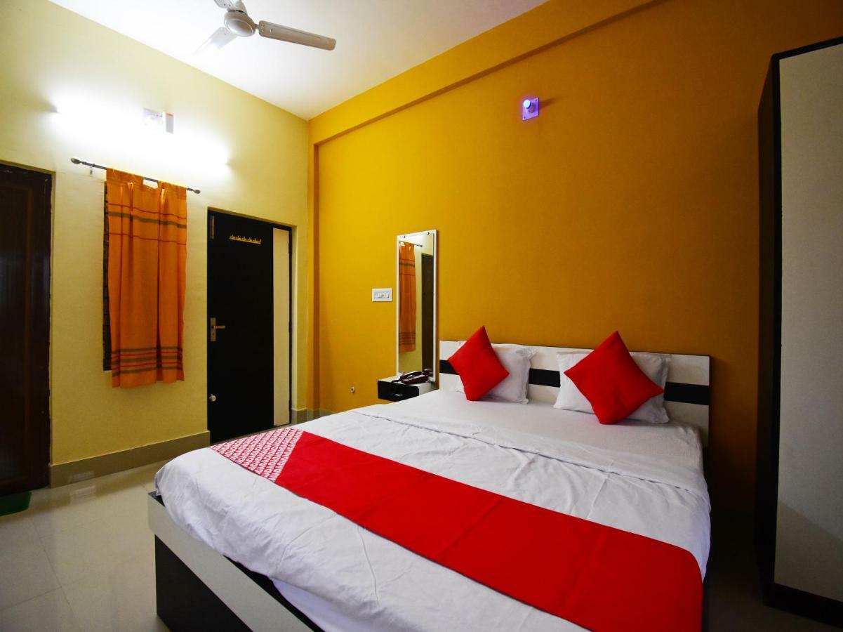 Oyo 43926 Sanchari Atithi Nivas Hotel Bolpur Eksteriør billede