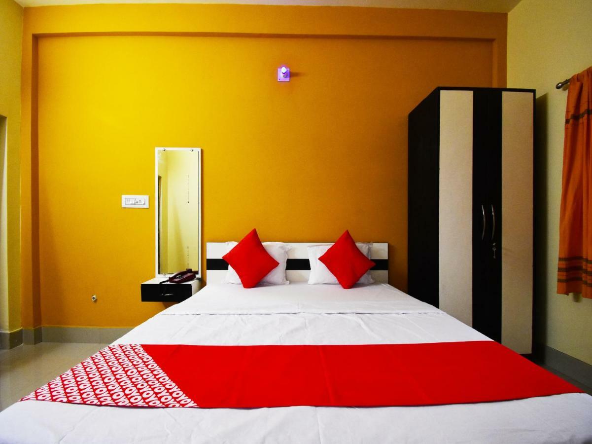 Oyo 43926 Sanchari Atithi Nivas Hotel Bolpur Eksteriør billede