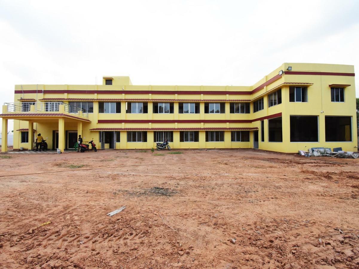 Oyo 43926 Sanchari Atithi Nivas Hotel Bolpur Eksteriør billede